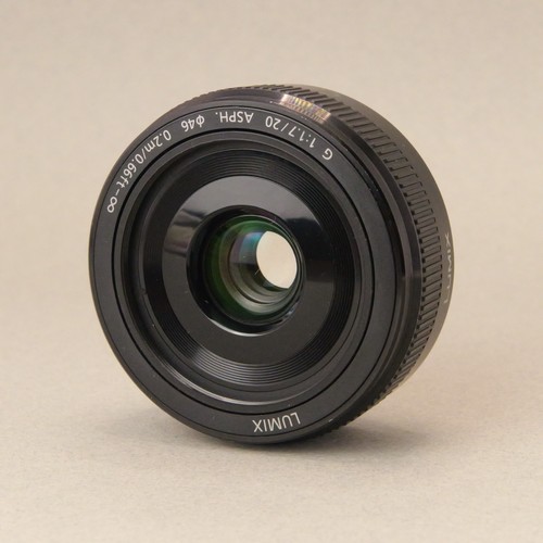 Panasonic lumix 20mm 1 7 - g, f/1.7